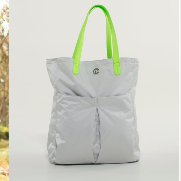 Lululemon Go With The Flow Bag in Nimbus - Picture 3 of 7